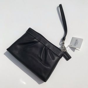 ⭐️HP🎉 Coach Leather Pleated Wristlet